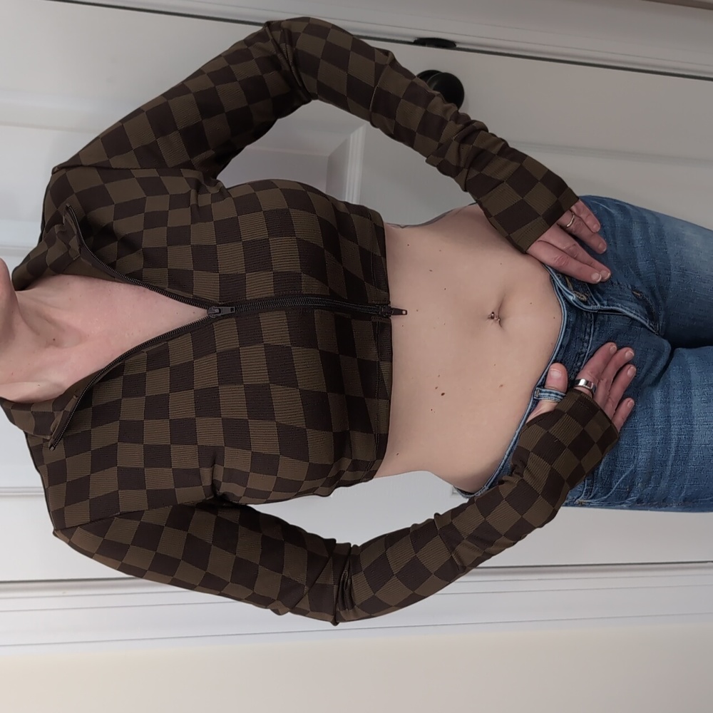 🆕️ H&M Crop Brown check long sleeve zip up Sz M NWT